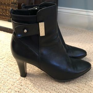 Black leather Aquatalia booties size 8